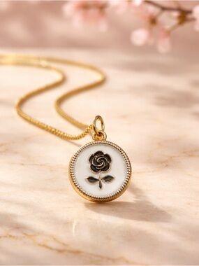 18k Gold plated Rose Disc Pendant Necklace in White